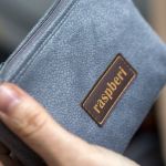 Szare etui na klucze z weluru - 