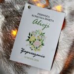 Zaproszenie komunijne - Wiosenne Kwiaty 5 - Zaproszenia komunijne z wiosennymi kwiatami delikatne i eleganckie zaproszenia na pierwszą komunię Świętą dziewczynka kwiaty nit