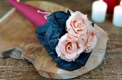 Bukiet róż z filcu - brzoskwiniowy