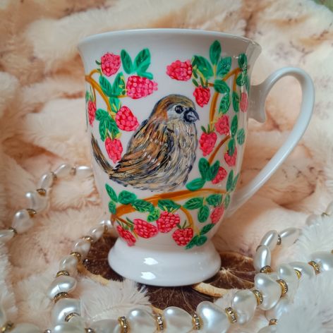Malinowy wróbelek ręcznie malowany kubek śniadaniowy 300 ml. 