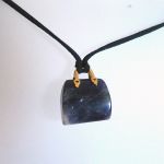 Fioletowy ametyst, oryginalny wisiorek - torebka - 