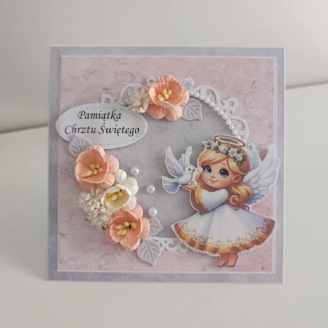 Kartka na Chrzest święty w pudełku dziewczynka z gołąbkiem 