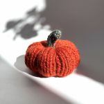 Dynia ozdobna, L, ciemnopomarańczowa - 1 szt. - Dynia ozdobna handmade, rozmiar L, kolor ciemnopomarańczowy