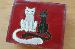 Pudełko malowane duże - Koty w czerwieni