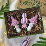 Ozdoby na choinkę, Zestaw ozdob świątecznych, Choinkowe zawieszki - Zestaw składa się z 4 ozdob świątecznych w kolorach bieli i ciemnego pudrowego różu