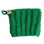 Kubek w zielonym sweterku - sweterek zapinany na guzik