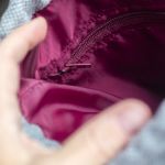 Szara listonoszka z kominem z plecionki i weluru w kwiaty i kolibry – handmade - 