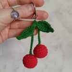 Brelok wiśnia, Brelok do kluczy, Letni brelok na prezent - 