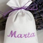 Woreczek pełen lawendy z haftowanym imieniem - woreczek lawendowy