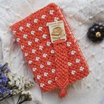 Makramowy otulacz na książkę - dyniowy - 