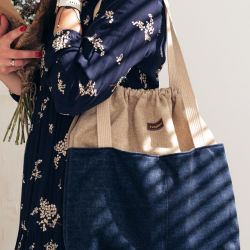 Duża beżowo-niebieska torba na ramię z kominem shopperka