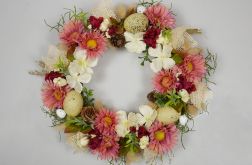 Ciemnoróżowy wianek wielkanocny