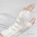 Białe krótkie mitenki - 