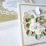 Kartka ROCZNICA ŚLUBU z różyczkami - Złocisto-biała kartka na rocznicę ślubu w pudełku