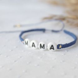 Niebieska bransoletka z napisem mama