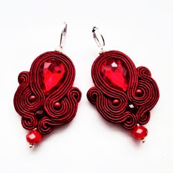 Bordo kolczyki sutasz