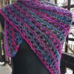 Cieniowana chusta ażurowa, na drutach - ciepła chusta