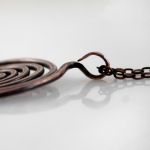 SPRZEDANO - Spiralny – miedziany wisiorek (2408-06) - Miedziana zawieszka