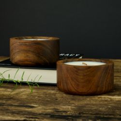 Świeca sojowa w drewnie egzotycznym zero waste Świeca sojowa w drewnie egzotycznym zero waste