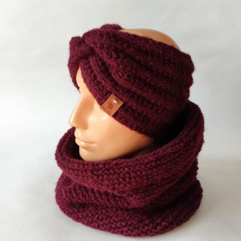 Burgundowy komplet, ręcznie robiony na drutach.