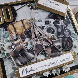 Kartka na 30. urodziny z aparatem fotograficznym, personalizacja