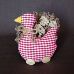 Kraciasta gąska na drewnianych "wrotkach"