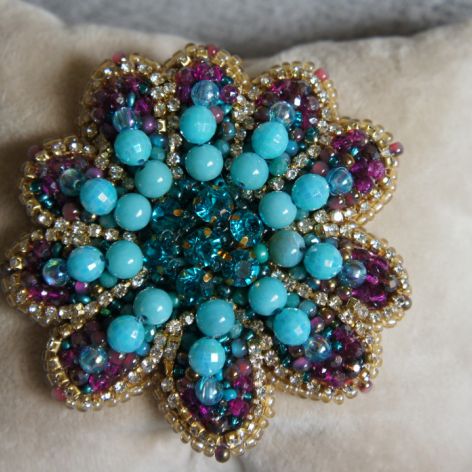Broszka z koralików Kwiat turkusowo fuksjowa