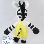 Zebra w żółtych spodenkach - 