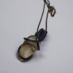 Wisiorek z Kwarcu Rutylowego na łańcuszku  - Wisiorek z Kwarcu Rutylowego wire wrapping