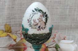 Pisanka dekoracyjna Leśny Zajączek na postumencie