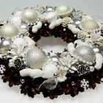 Wianek bożonarodzeniowy perłowo-biały - wianek bożonarodzeniowy