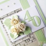 Kartka URODZINOWA zielono-beżowa - Kartka urodzinowa z kremowymi różami