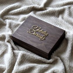 Drewniane pudełko na obrączki z imionami ślub