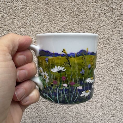 Porcelanowy kubek ręcznie malowany Łąka 2