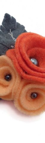 Broszka filcowa QUALIO - kwiaty pomarańcz