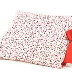 Poszewka na poduszkę z czerwoną kokardą - 