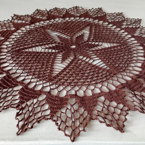 Serwetka w kolorze czekoladowym