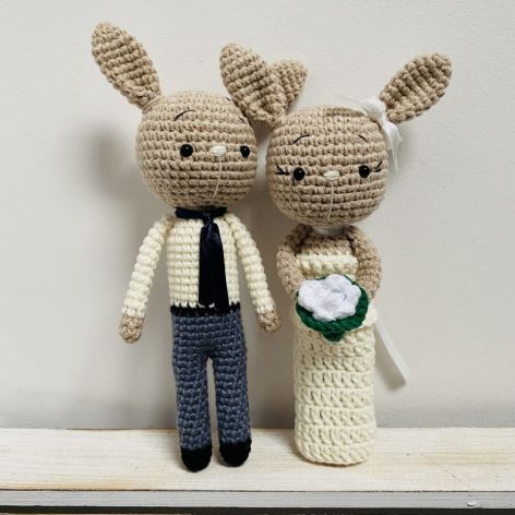 Szydełkowe króliczki młoda para prezent ślubny