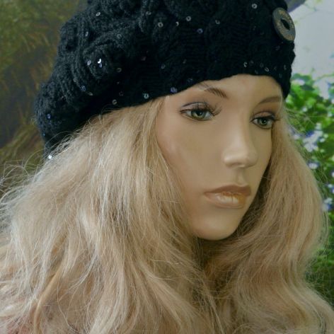 Beret w warkocze w kolorze czarny z cekinami
