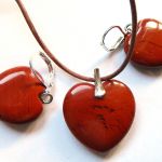 Trzy serduszka, moikait czerwony, zestaw biżuterii w srebrze - 