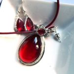 Biżuteria vintage z rubinowymi kryształami - 