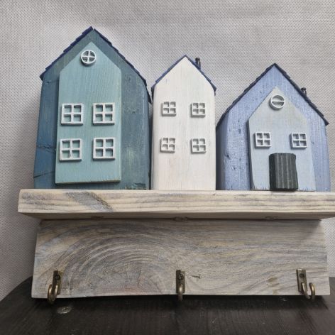 Niebieskie, drewniane domki hand made na klucze