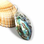 Srebrny wisior z muszlą Abalone wire wrapped - wielokolorowa muszla abalone