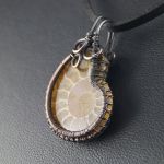 Miedziany wisior ze skamieliną Ammonitu brąz - Copper pendant with Ammonite Fossil gift for her gift for him perfect present, ptinated copper, with black leather strap