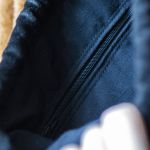 Czarna pikowana listonoszka z kominem - 