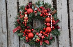 Wianek świąteczny sztuczny