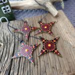 Ręcznie malowane gwiazdki – zawieszki w stylu mandali - 4