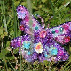 Broszka z haftowanym motylem do płaszcza, torby