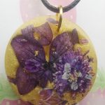 "Ulotność" naszyjnik handmade z kwiatami - zbliżenie