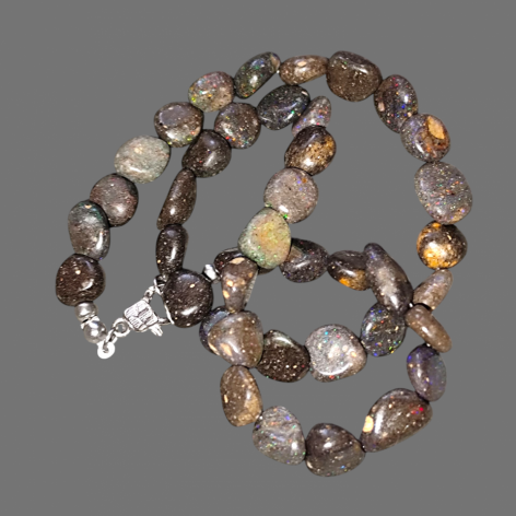 Naszyjnik "Australijska Galaktyka"opal Matrix